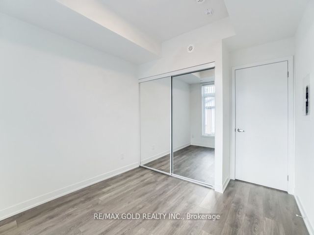 302 - 160 Canon Jackson Dr