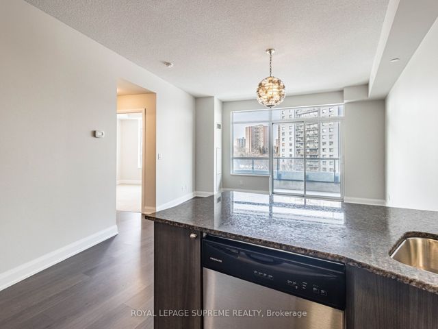 607 - 25 Fontenay Crt