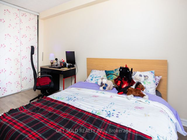 1109 - 335 Driftwood Ave