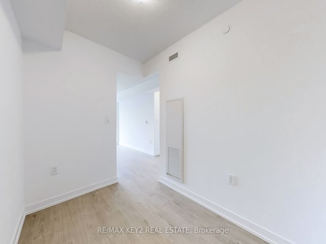 626 - 556 Marlee Ave