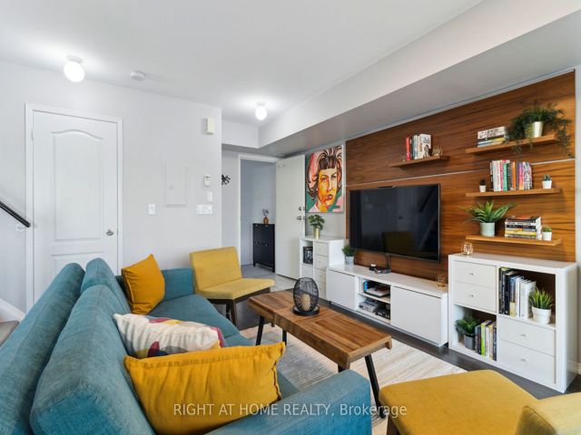 415 - 130 Widdicombe Hill Blvd W