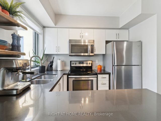 415 - 130 Widdicombe Hill Blvd W