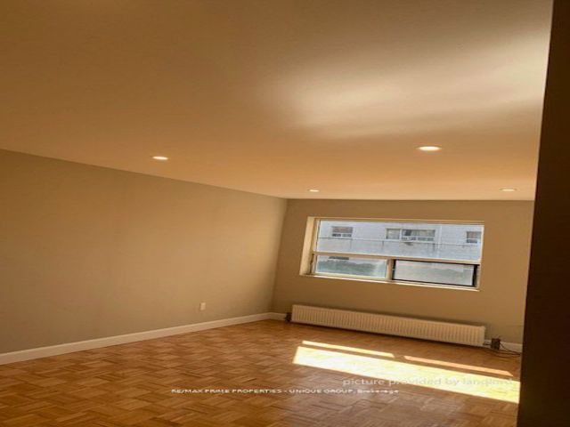 303 - 2202 Weston Rd