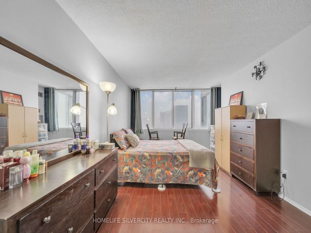 801 - 21 Markbrook Lane