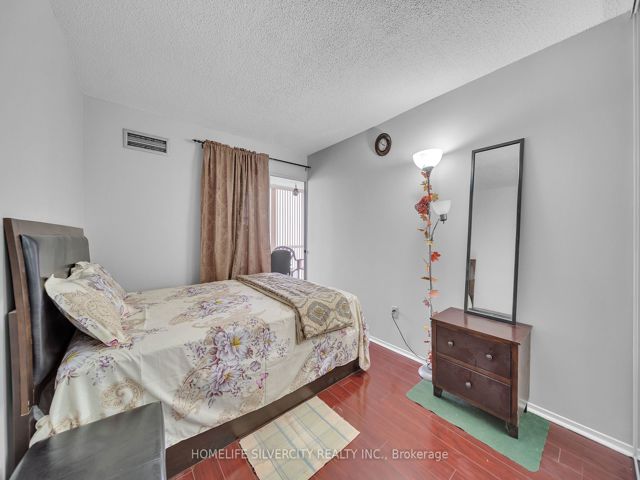 801 - 21 Markbrook Lane
