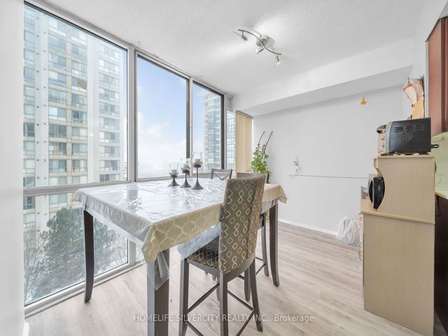 801 - 21 Markbrook Lane