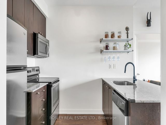 608 - 5101 Dundas St W