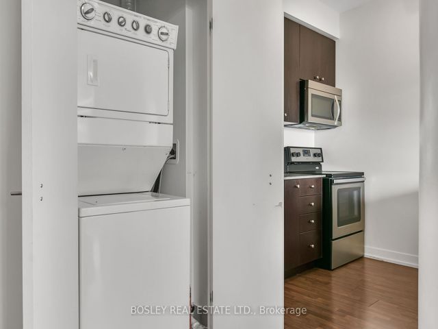 608 - 5101 Dundas St W