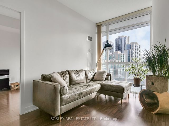 608 - 5101 Dundas St W