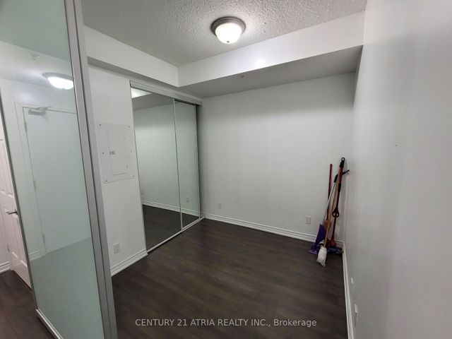 1001 - 15 James Finlay Way