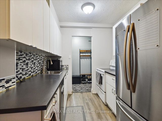 1105 - 340 Dixon Rd