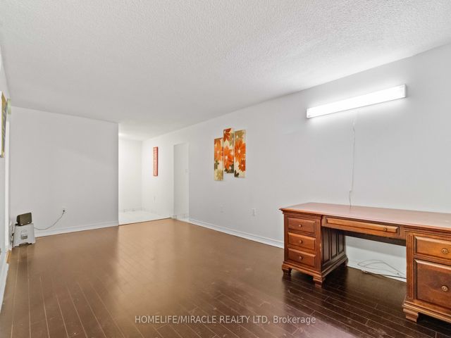 605 - 49 Silverstone Dr