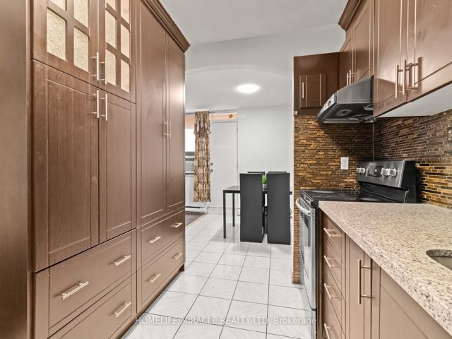 605 - 49 Silverstone Dr
