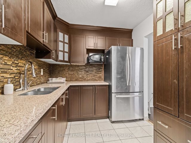 605 - 49 Silverstone Dr