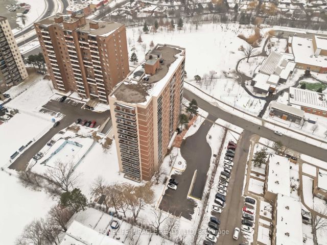 605 - 49 Silverstone Dr