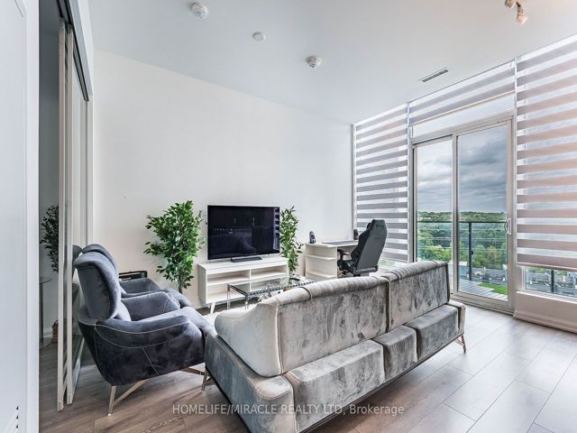 815 - 4208 Dundas St W
