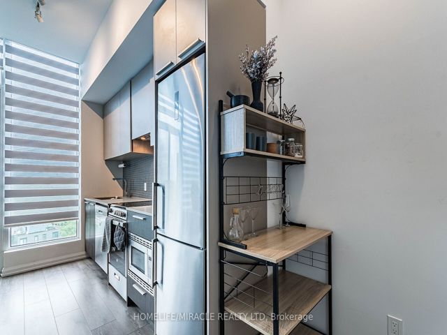815 - 4208 Dundas St W