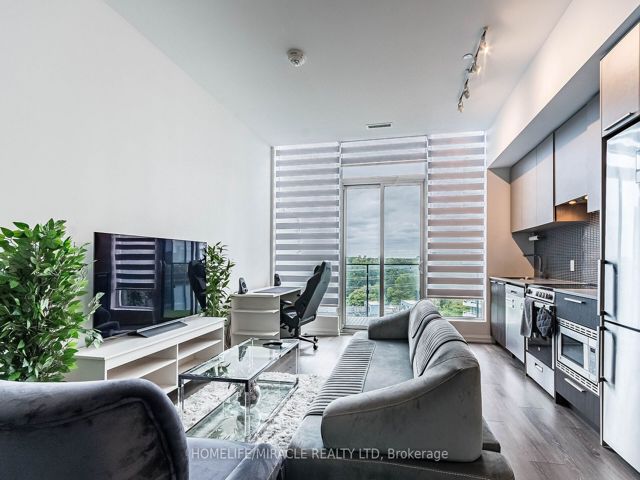 815 - 4208 Dundas St W