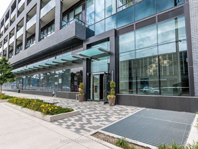 815 - 4208 Dundas St W