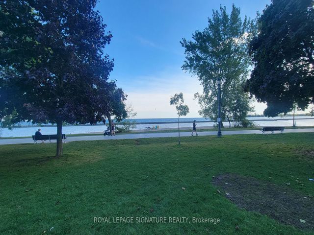 4015 - 1926 Lake Shore Blvd W