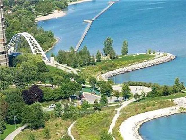 4015 - 1926 Lake Shore Blvd W