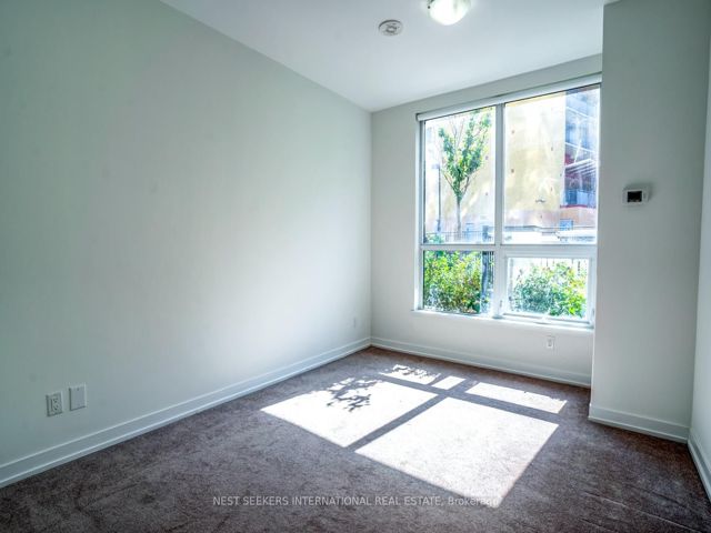 102 - 840 Queens Plate Dr