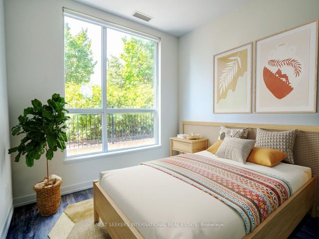 102 - 840 Queens Plate Dr