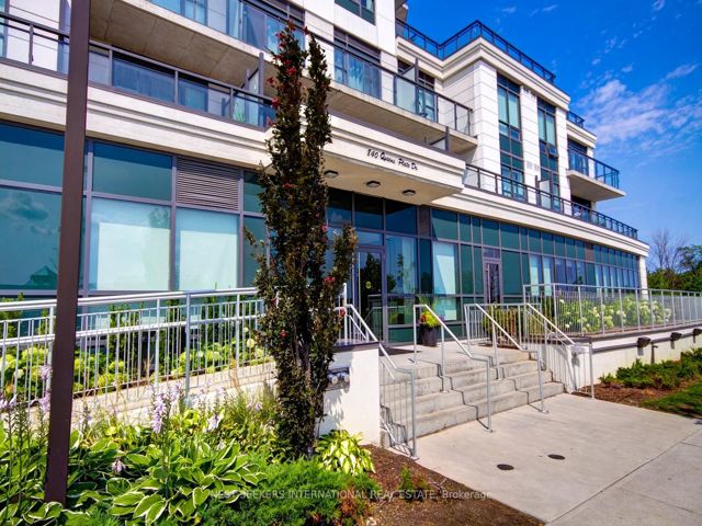 102 - 840 Queens Plate Dr
