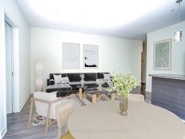 102 - 840 Queens Plate Dr