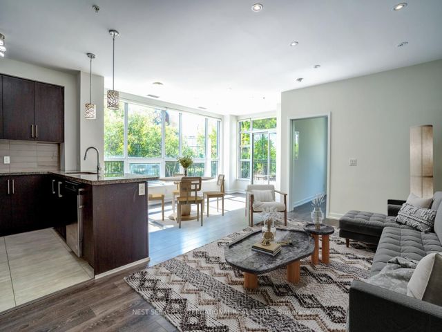 102 - 840 Queens Plate Dr