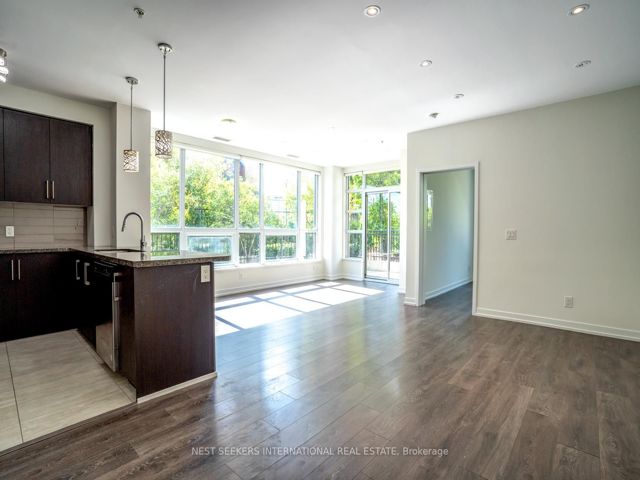 102 - 840 Queens Plate Dr