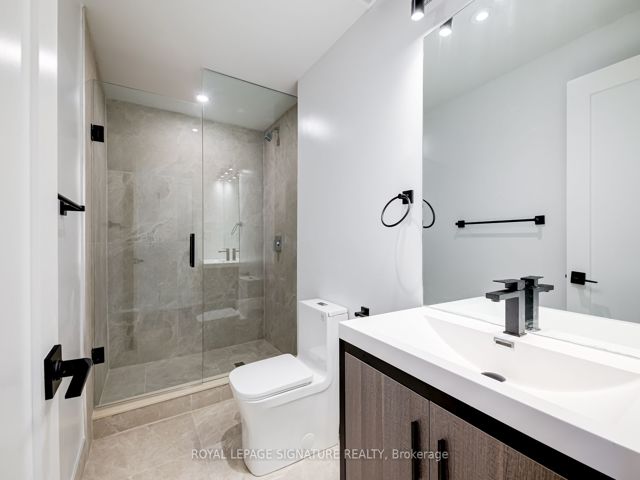 3 - 3039 Dundas St W