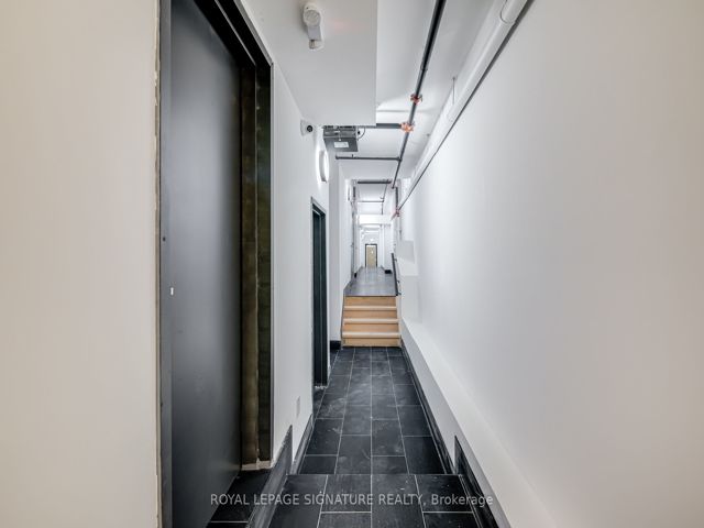 3 - 3039 Dundas St W