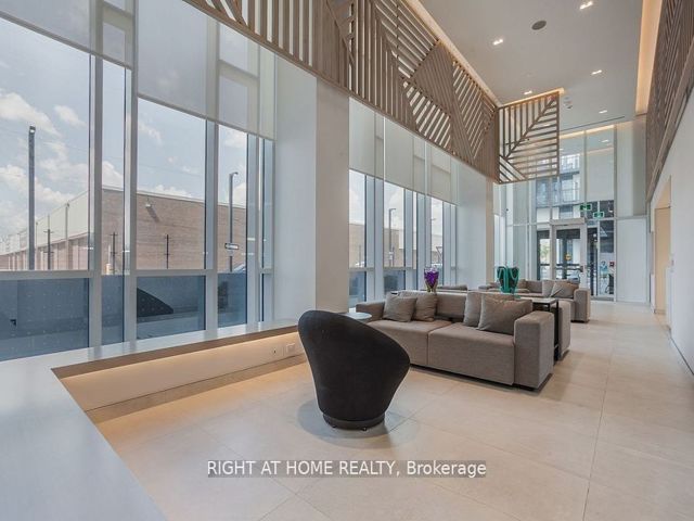 1511 - 36 Zorra St