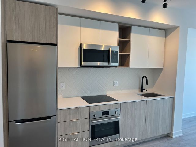 1511 - 36 Zorra St