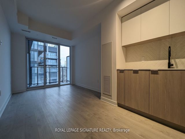 408 - 36 Zorra St