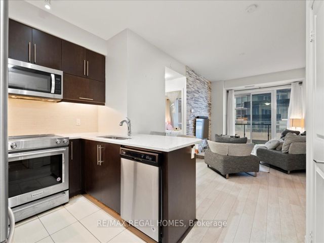 712 - 39 Annie Craig Dr