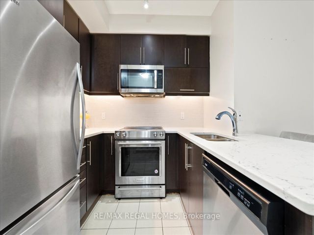 712 - 39 Annie Craig Dr