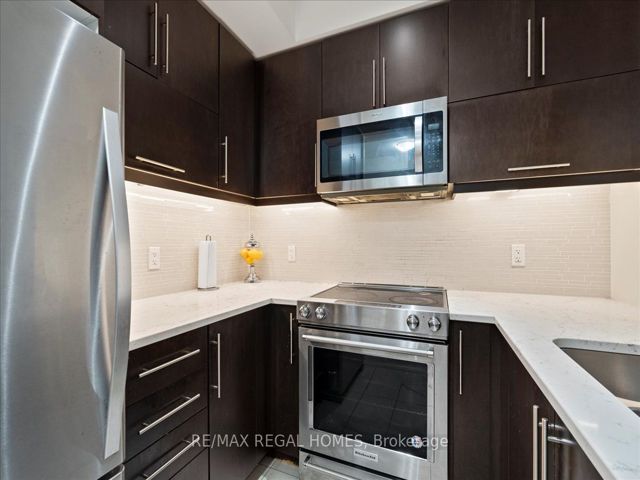 712 - 39 Annie Craig Dr