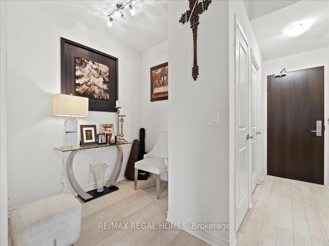 712 - 39 Annie Craig Dr