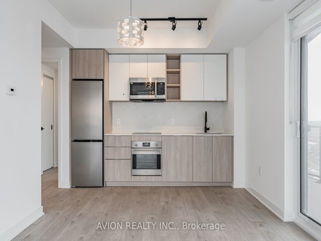 3008 - 36 Zorra St
