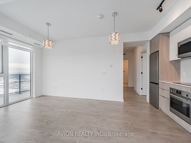 3008 - 36 Zorra St