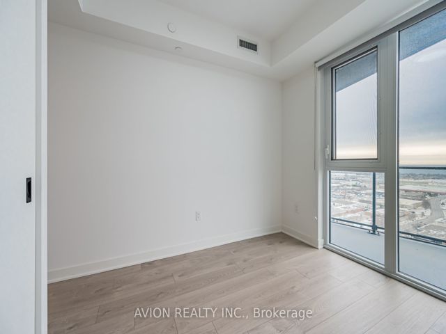 3008 - 36 Zorra St