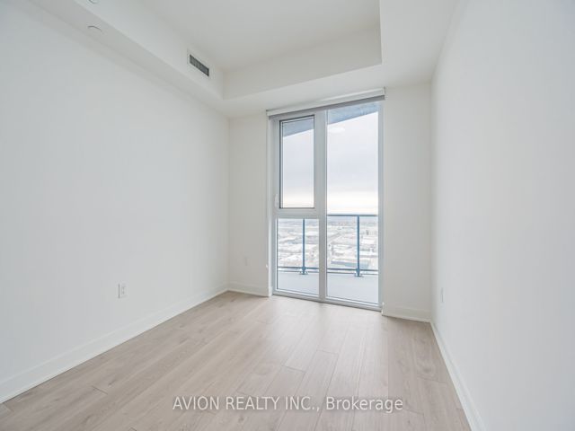 3008 - 36 Zorra St