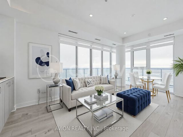 3008 - 36 Zorra St