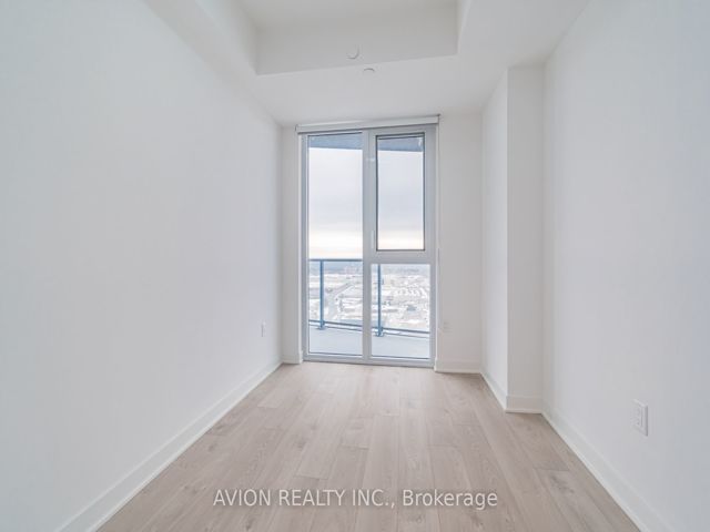 3008 - 36 Zorra St