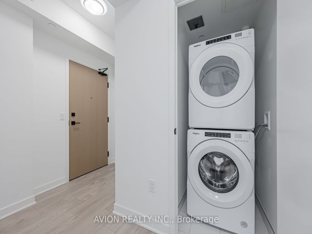 3008 - 36 Zorra St