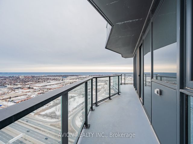 3008 - 36 Zorra St
