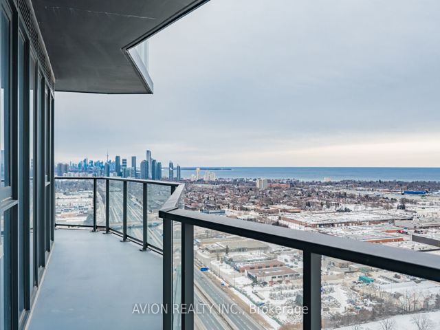 3008 - 36 Zorra St