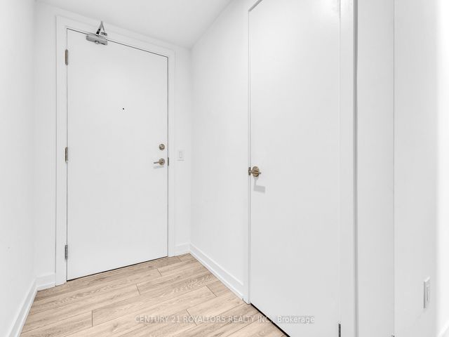 830 - 1100 Sheppard Ave W